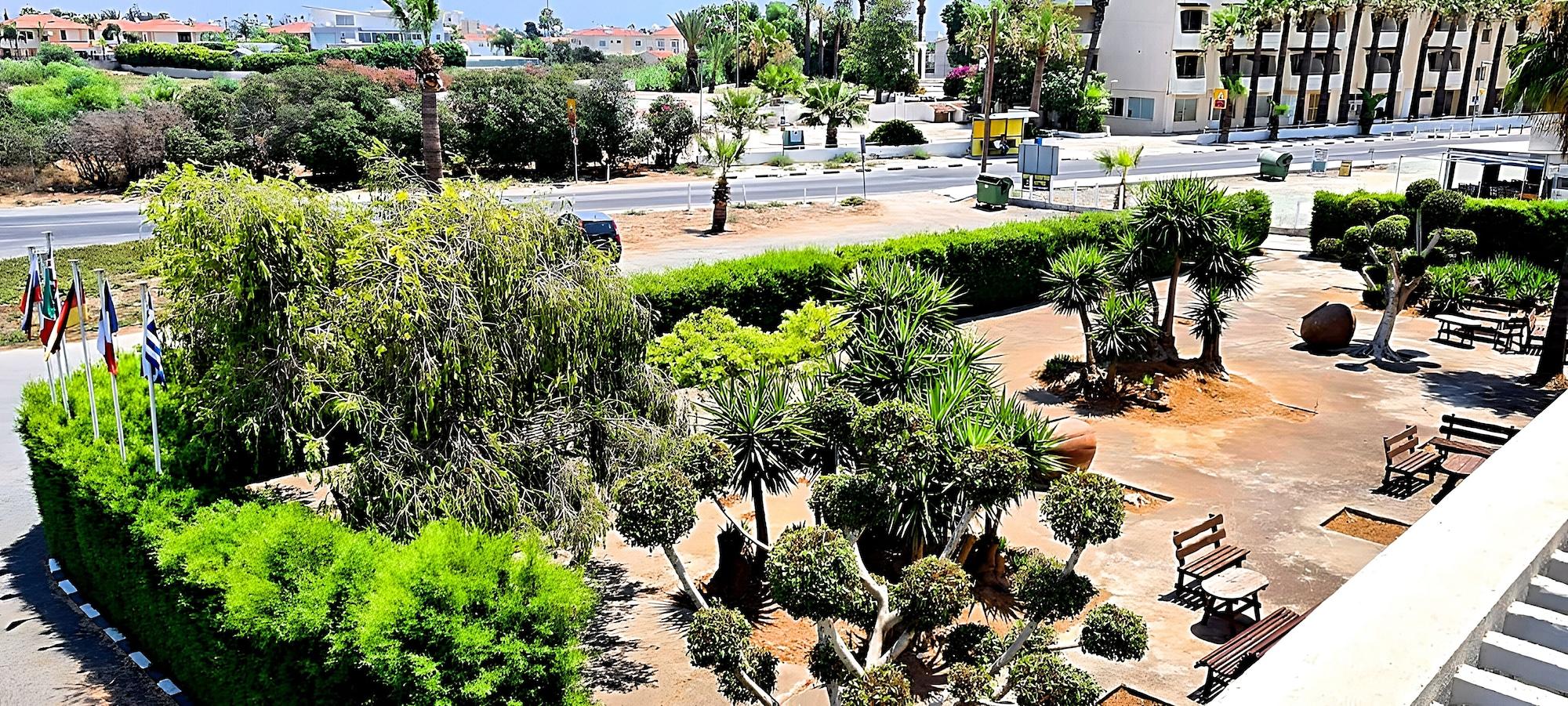 Sveltos Hotel Larnaca Exterior photo