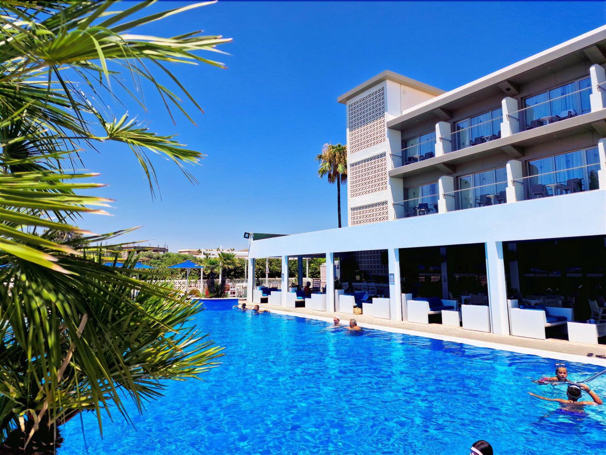 Sveltos Hotel Larnaca Exterior photo