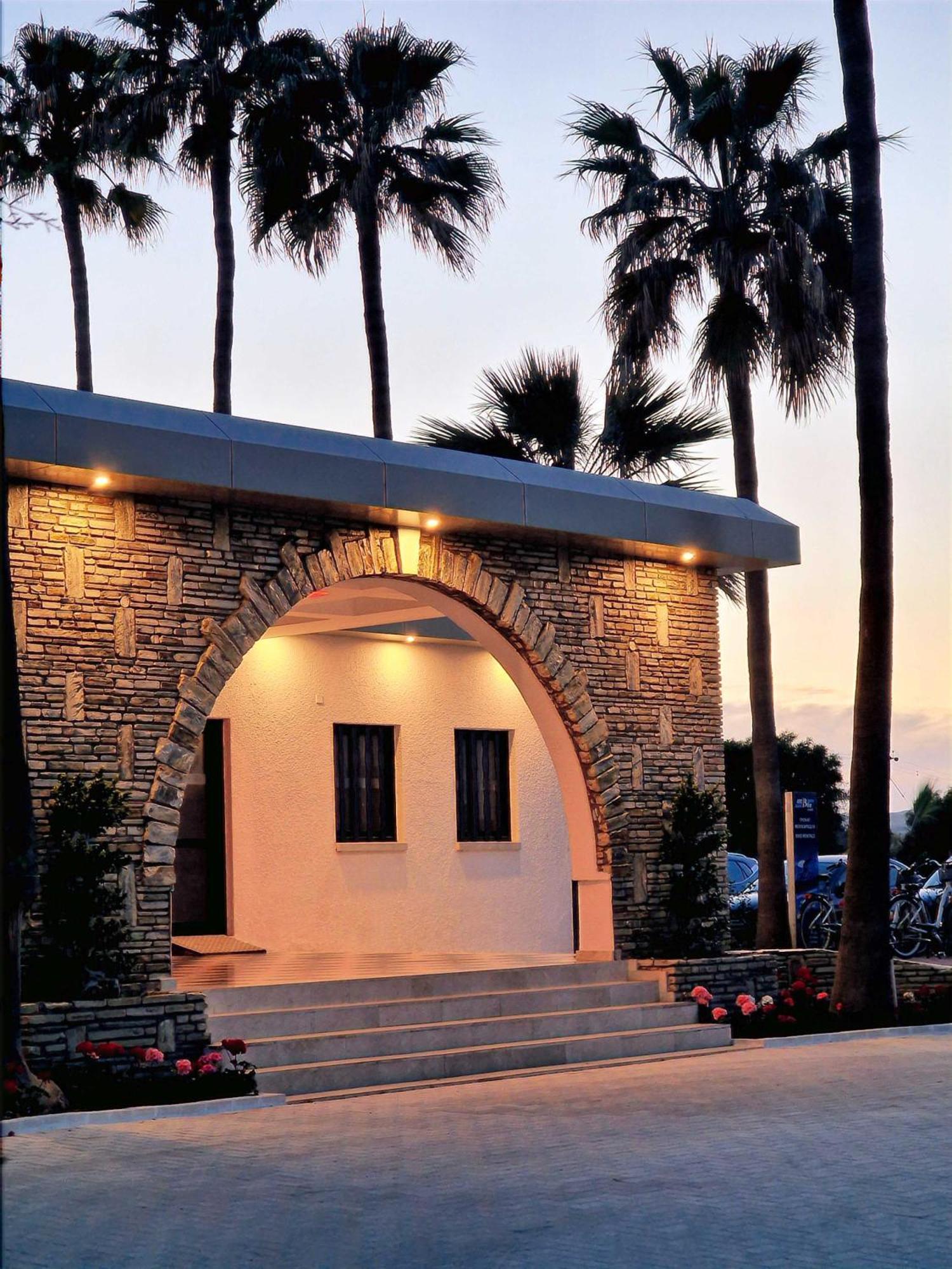 Sveltos Hotel Larnaca Exterior photo